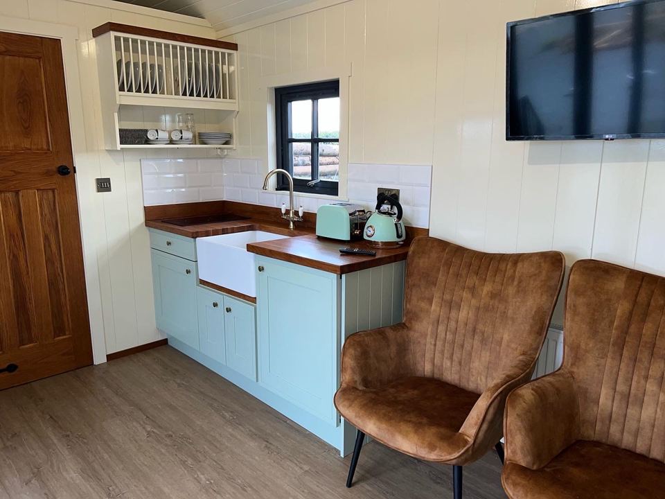 Hut kitchen and seating