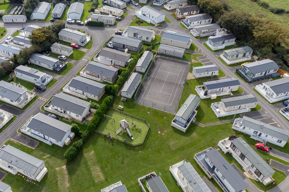 Holiday homes and tennis court