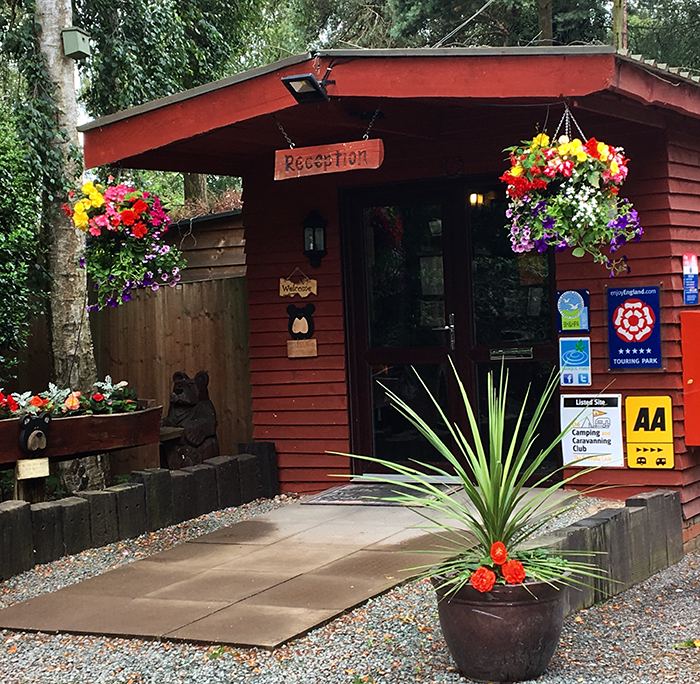 Reception cabin