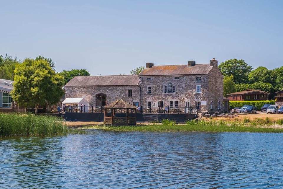 Restaurant across the lake