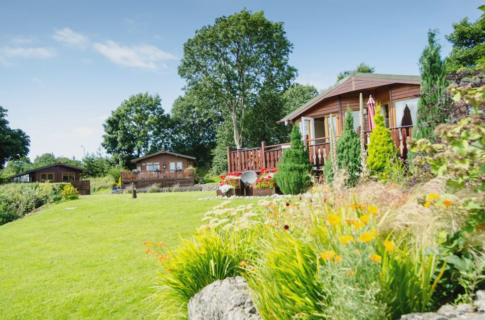 Lodge with garden