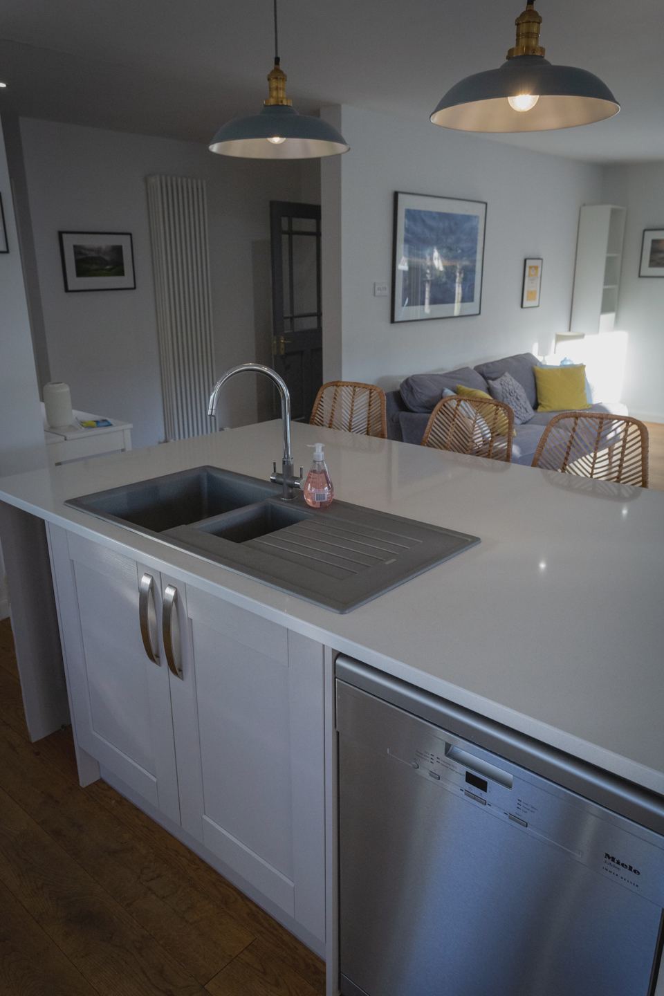 Cottage kitchen and lounge