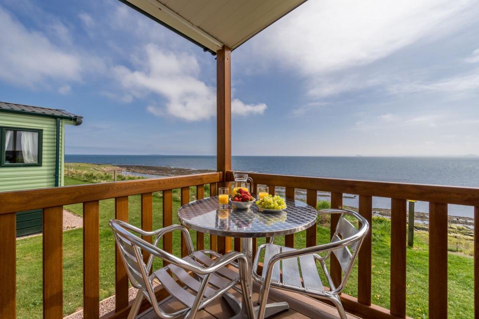 Veranda table and sea view