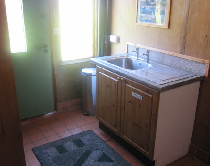 Pot-washing sink
