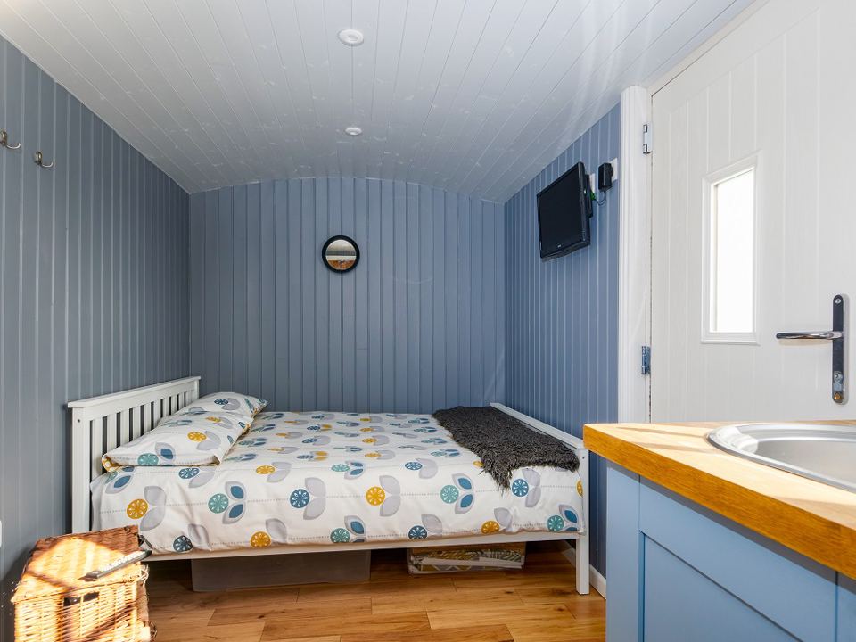 Shepherd's hut bed