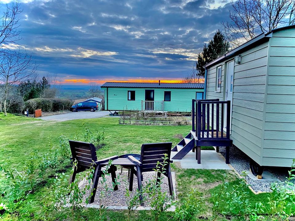 Holiday home and shepherd's hut