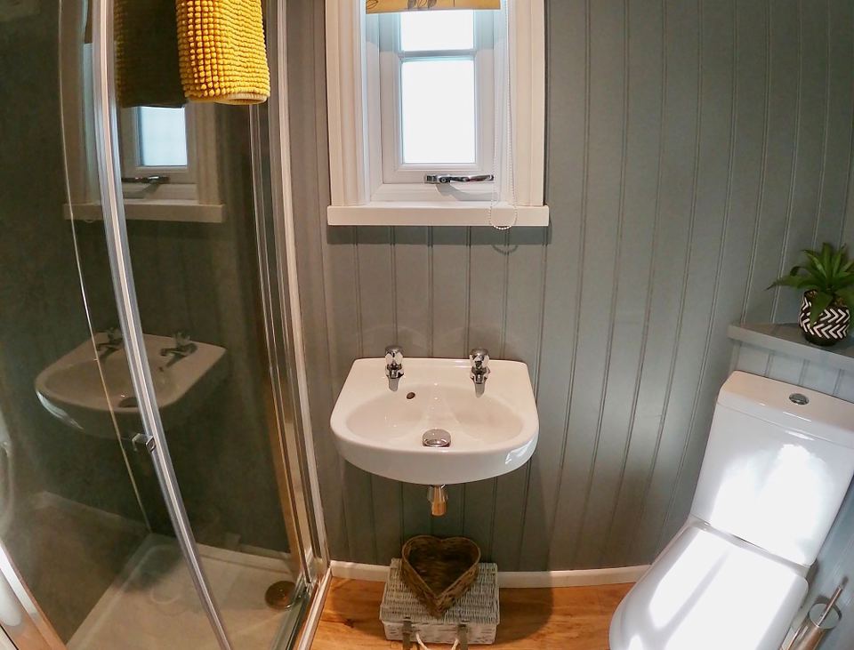 Shepherd's hut shower room
