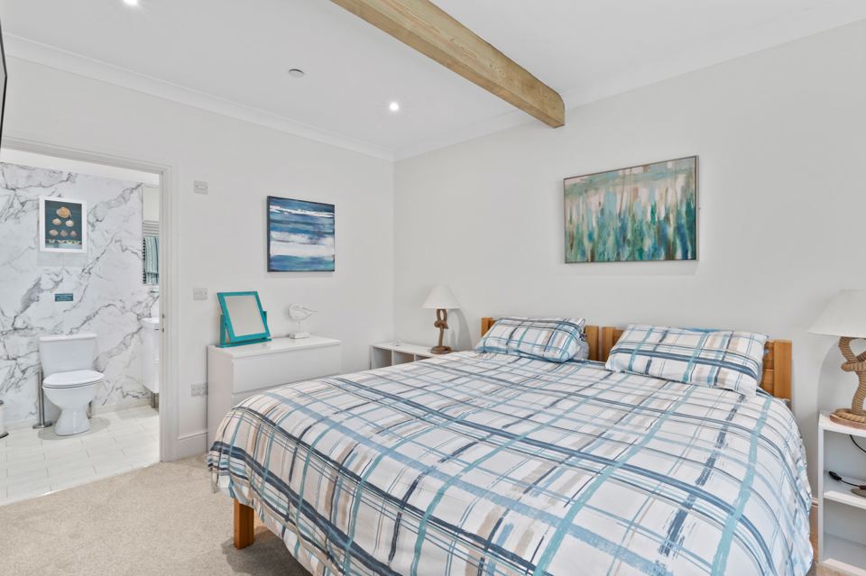 Bedroom with ensuite