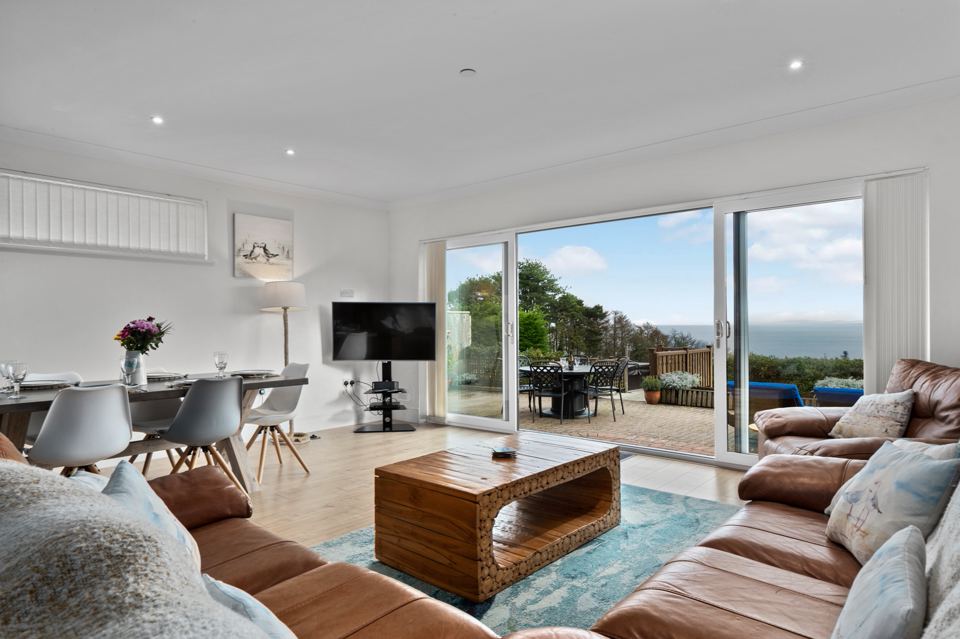 Lounge with sea view