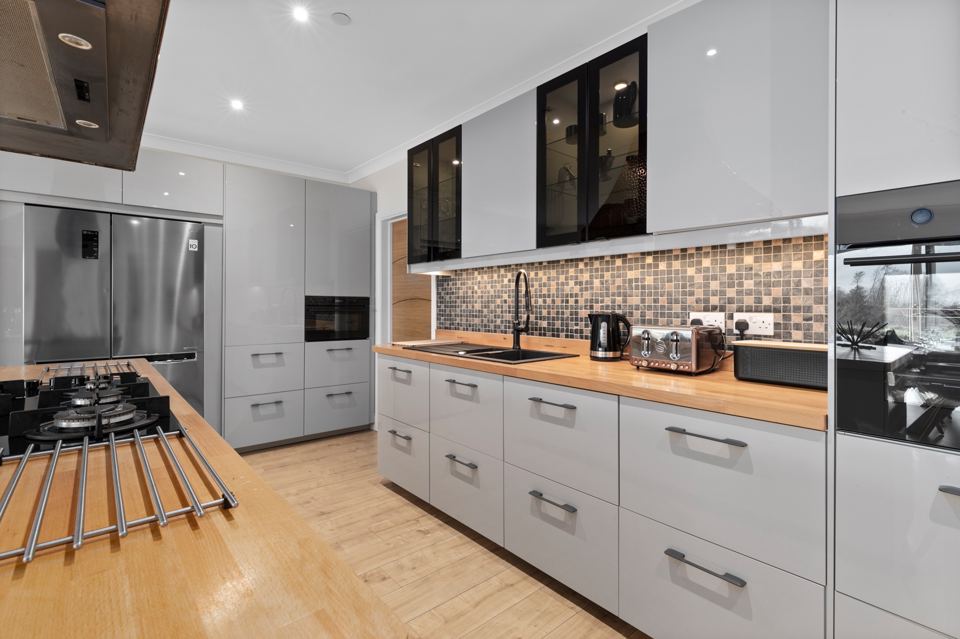 Fitted kitchen