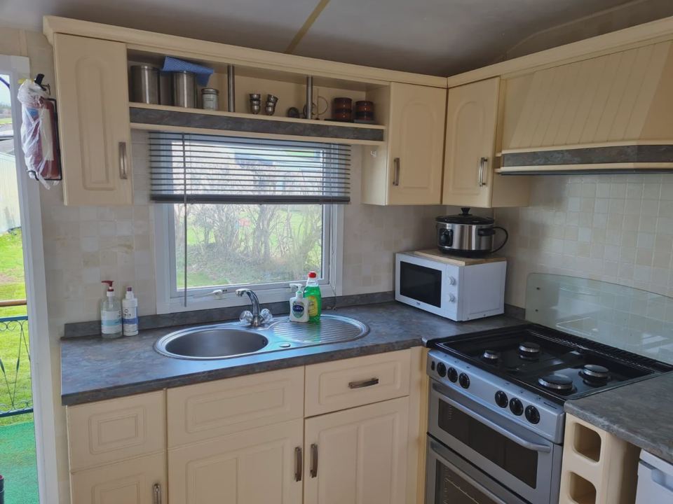 Static caravan kitchen