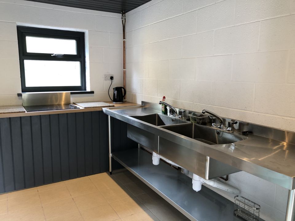 Washing-up sinks and kettle