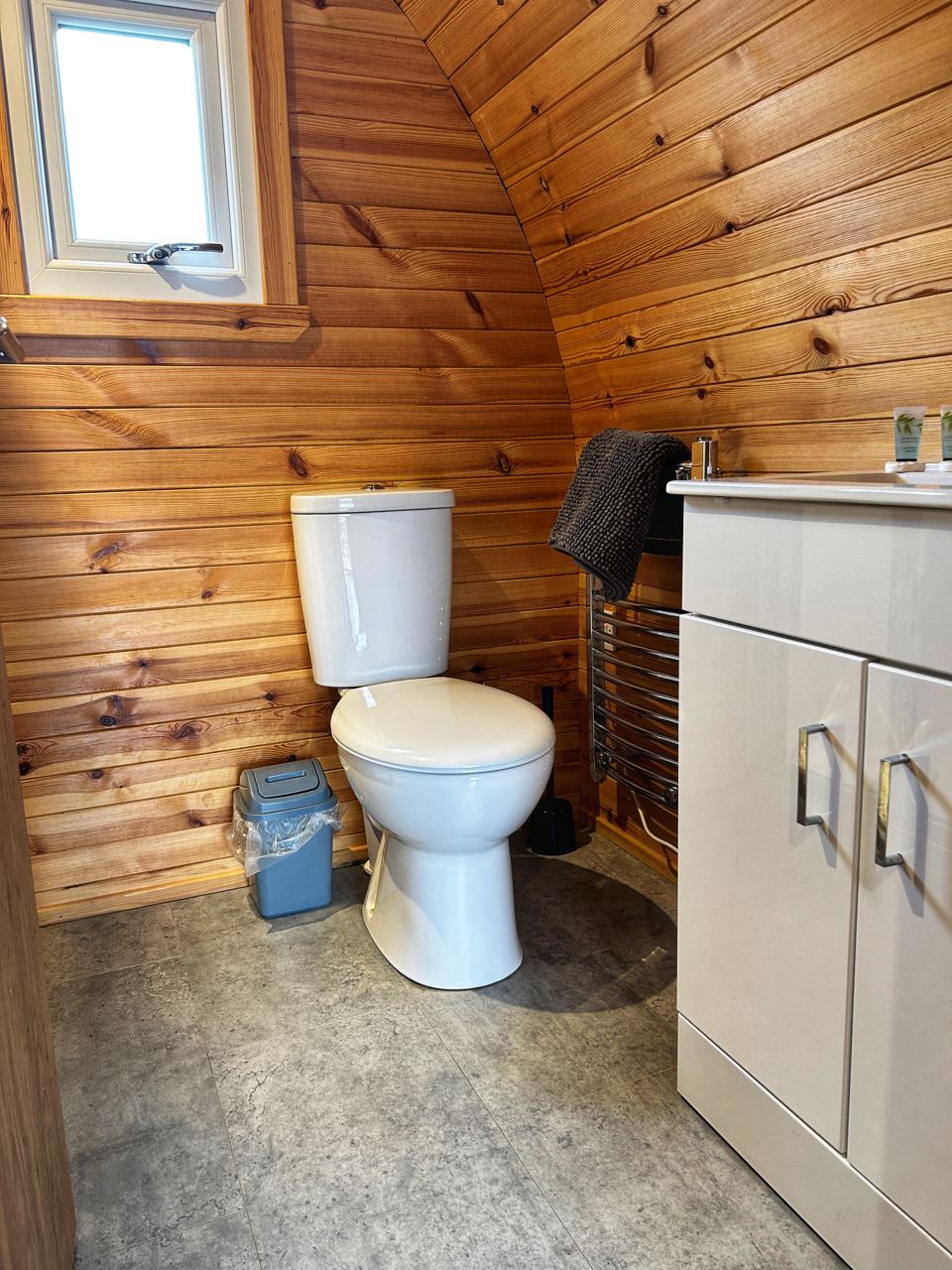 Ensuite toilet in a pod
