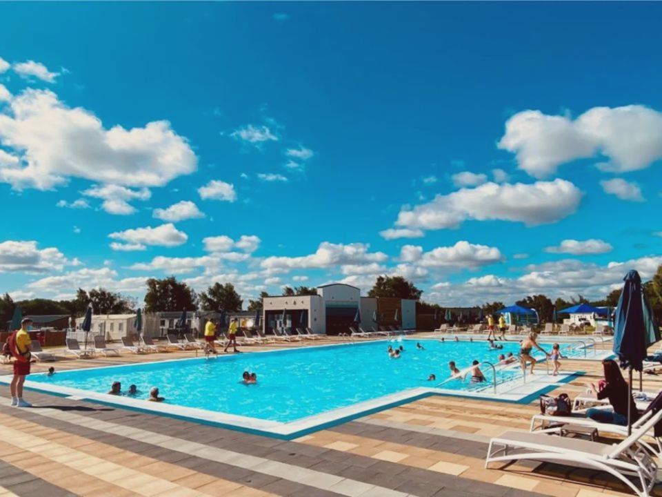 Lakeside lido