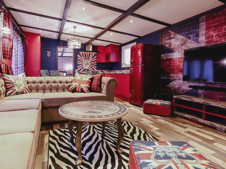 Themed lodge lounge