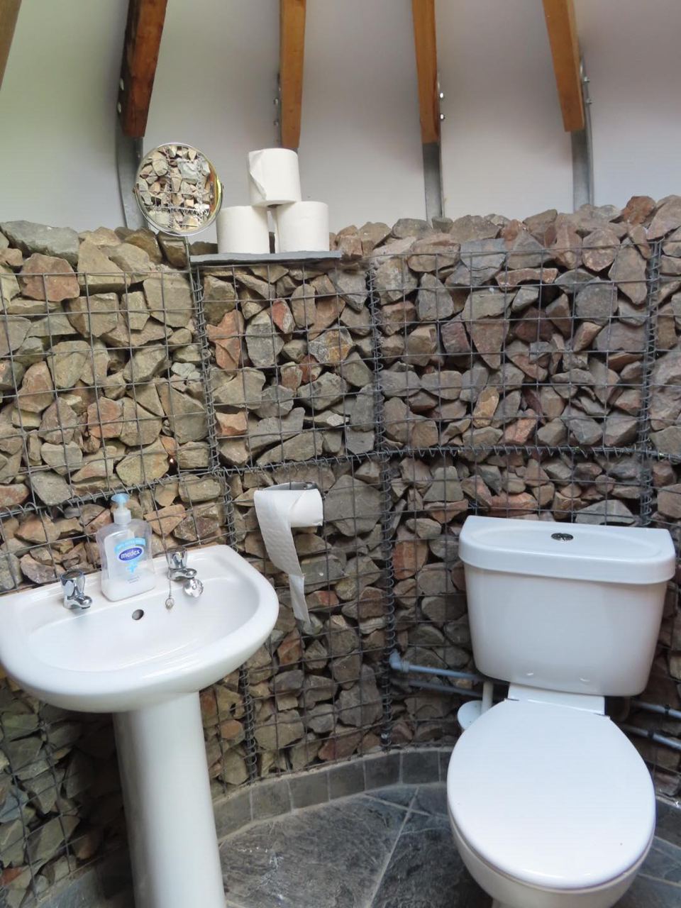 Stone-walled toilet