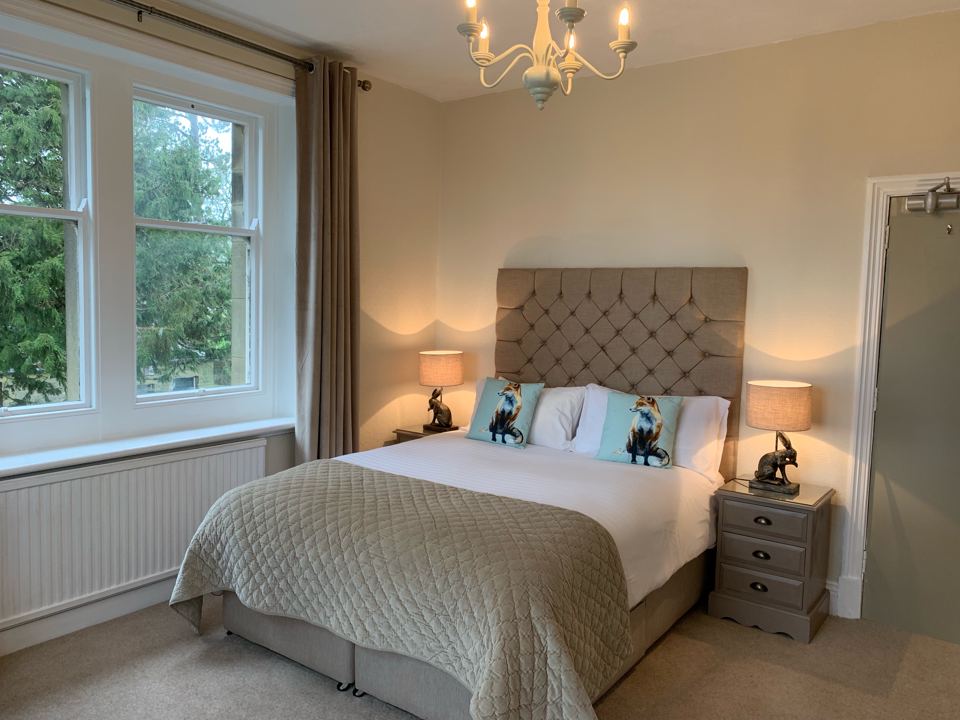 En-suite bedroom in the lodge