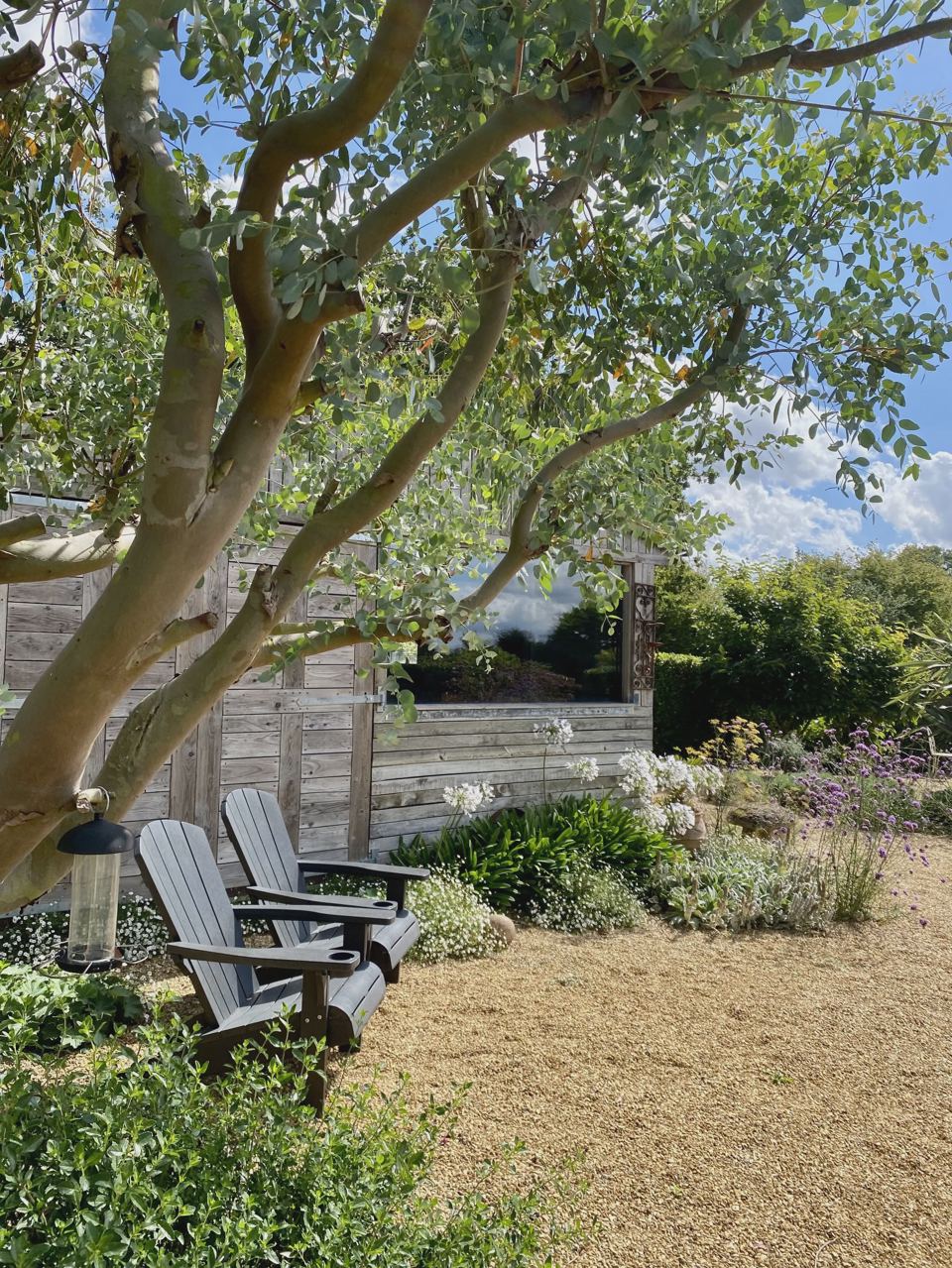 Gravel garden with seating