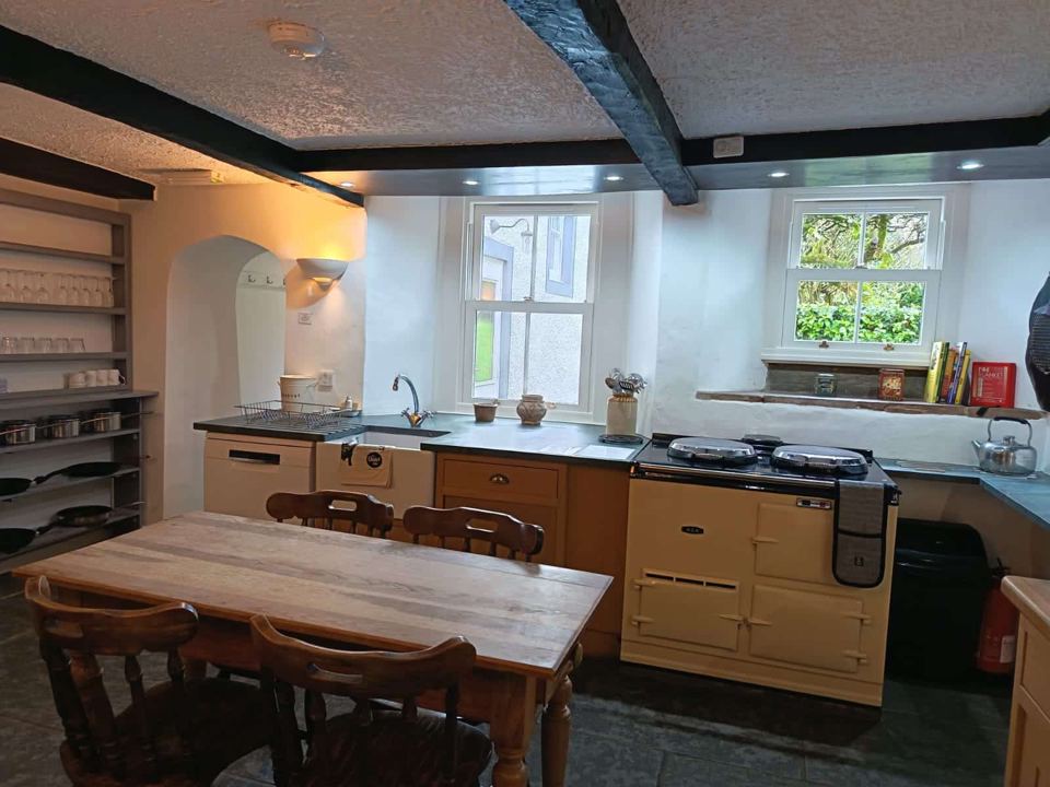 Kitchen with dining table