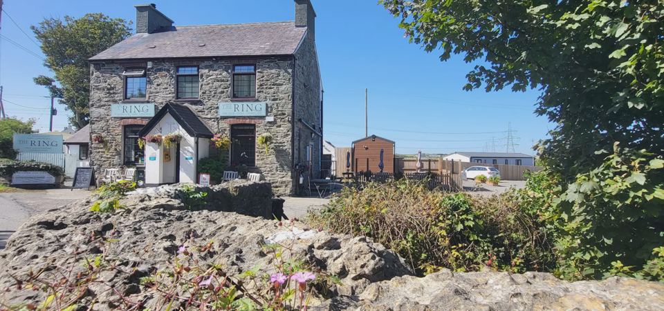 The Ring pub from the road