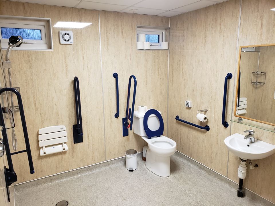 Accessible toilet and basin