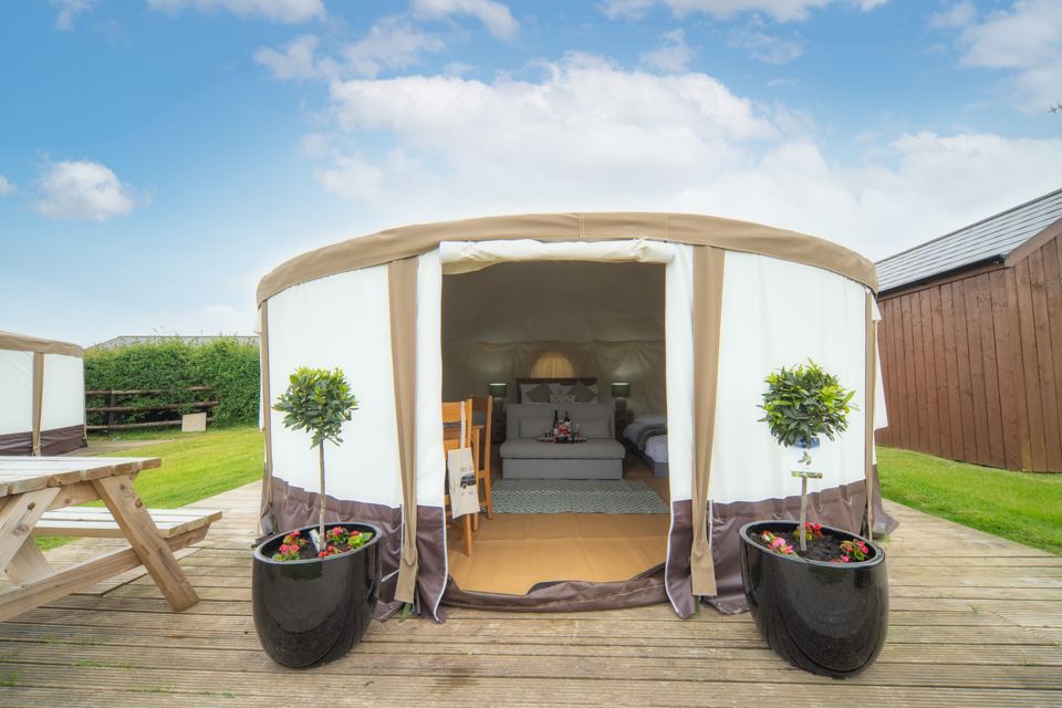 Yurt with decking and picnic table