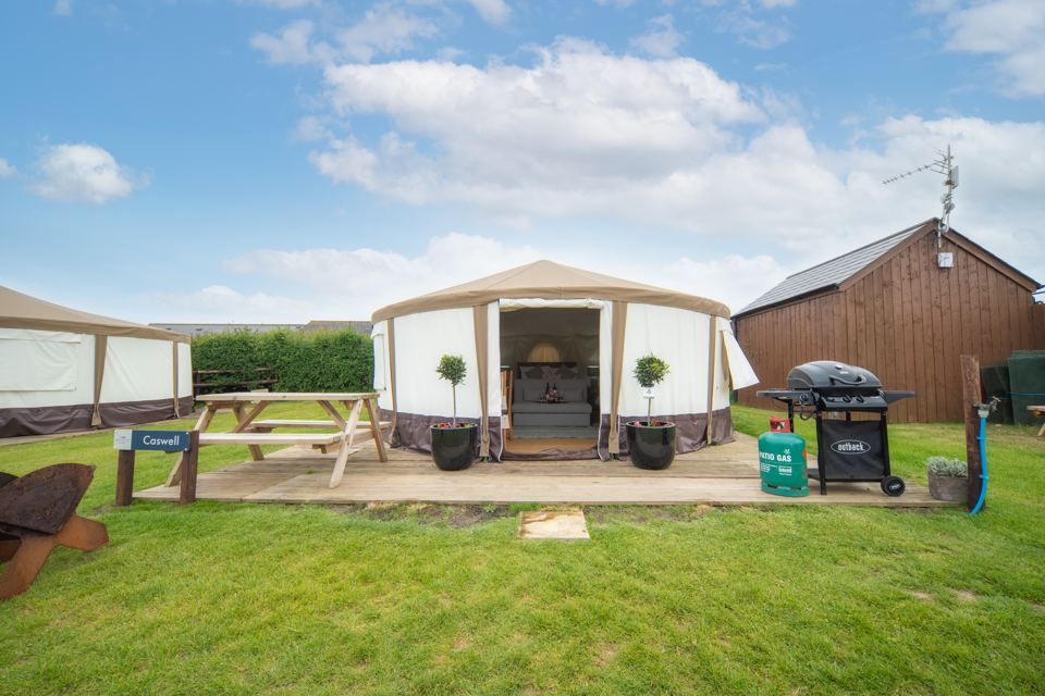 Glamping yurt with private garden