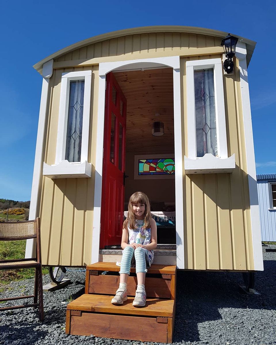 Cream shepherd's hut steps