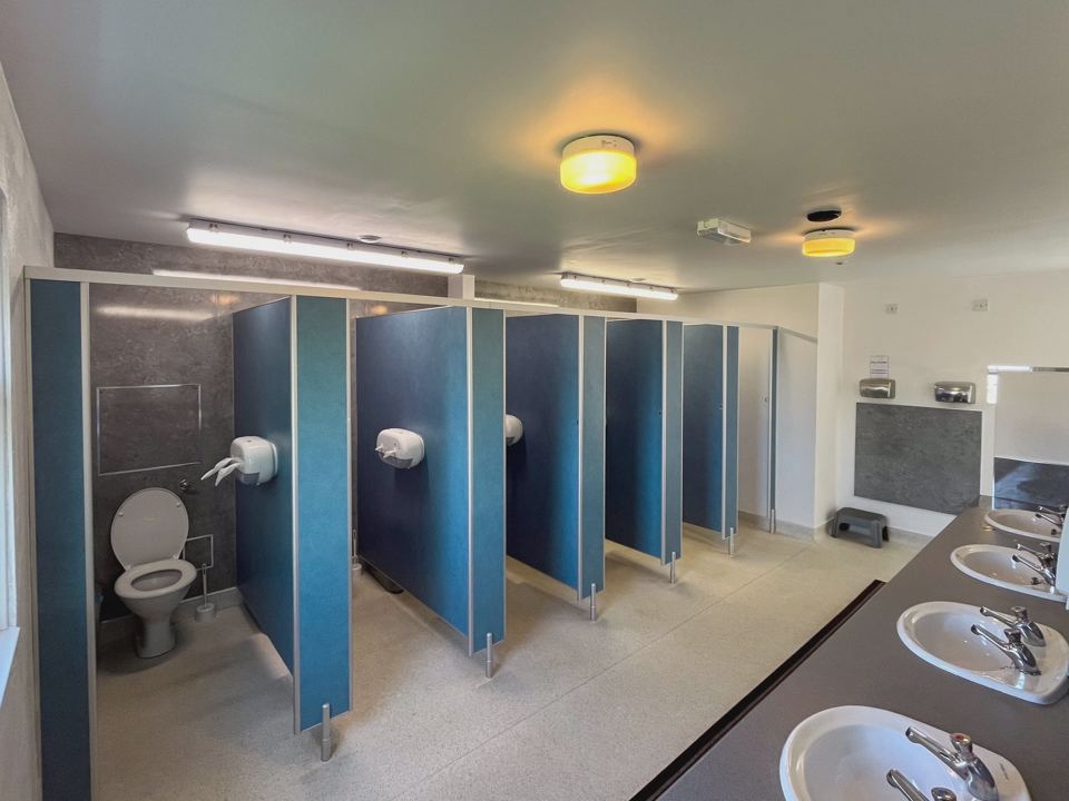 Toilet cubicles and sinks