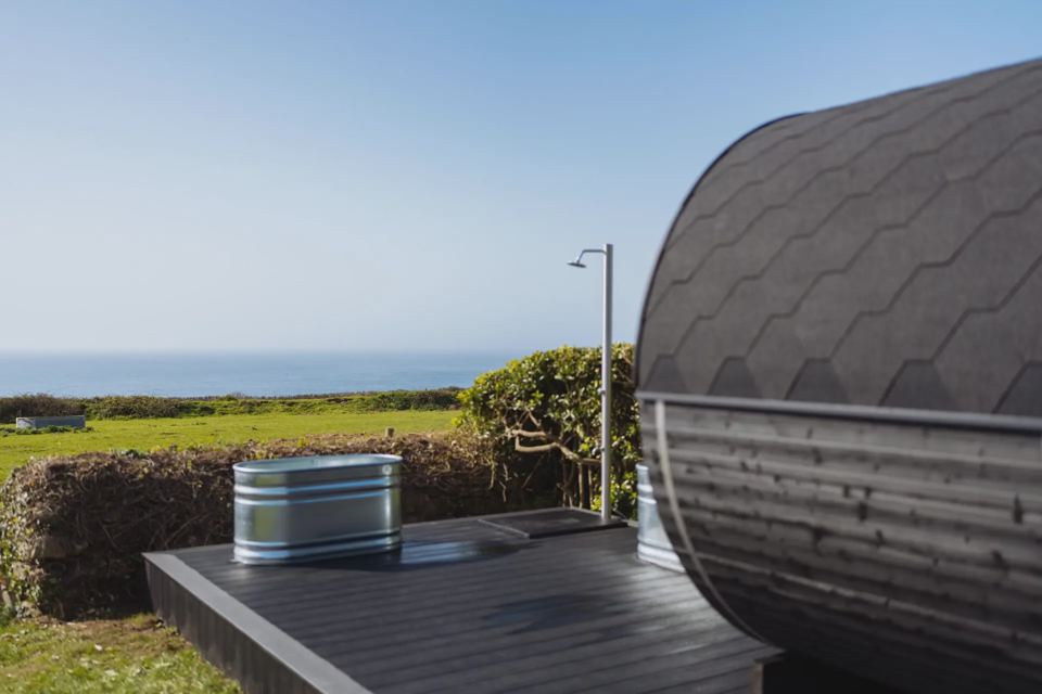 Pod with hot tub overlooking the sea