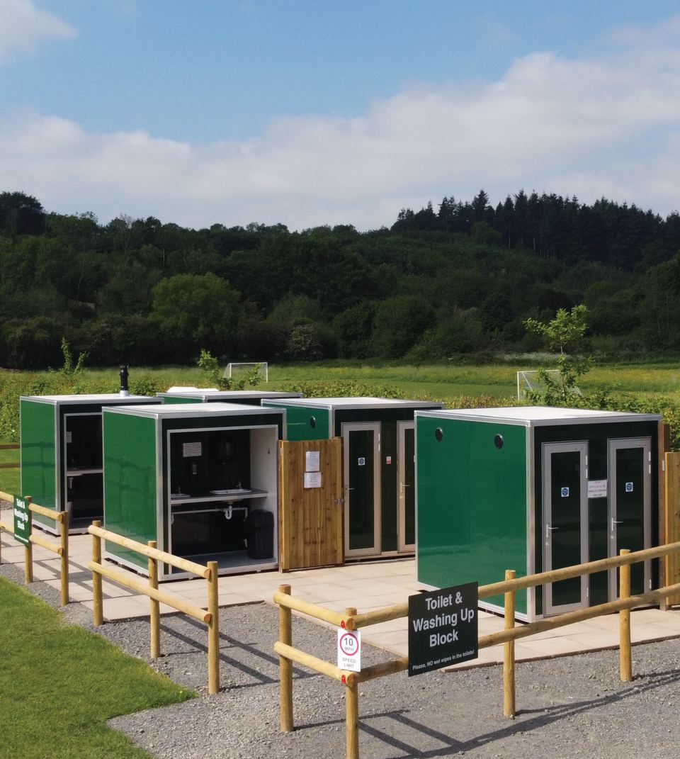 Toilet and washing-up block