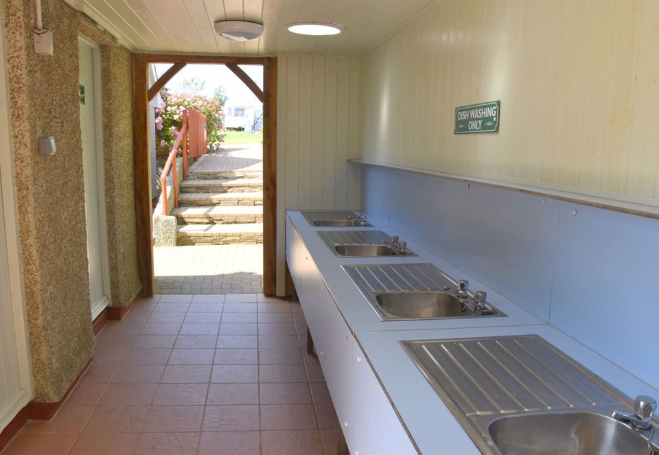 Sinks in the wash-up area
