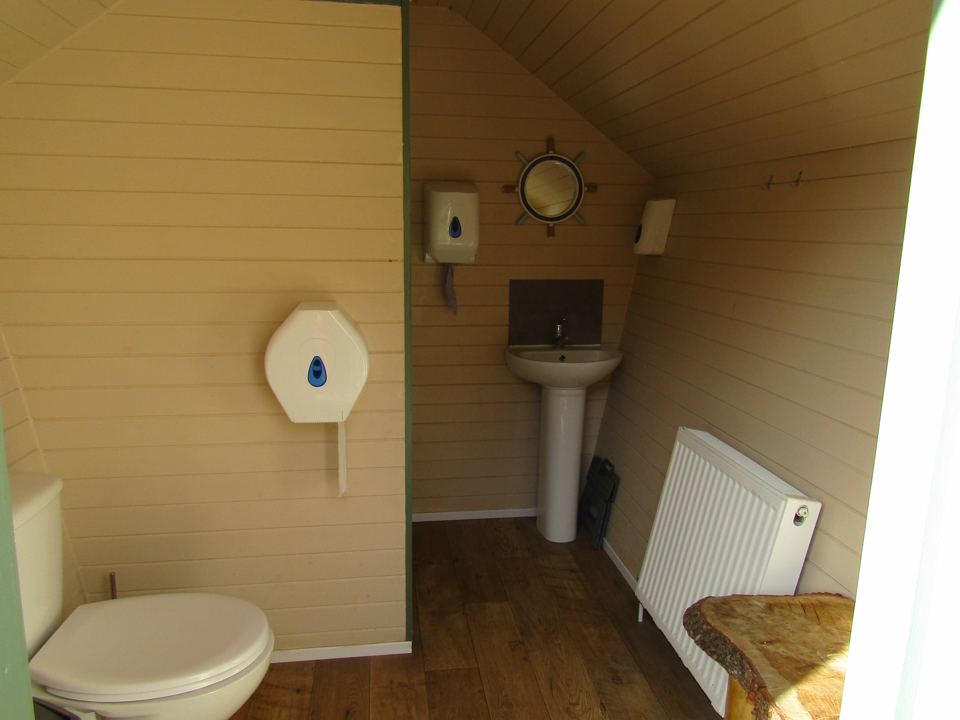 Private toilet room