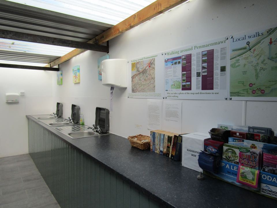 Washing-up area in the facilities block