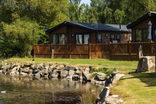Lodge by the pond