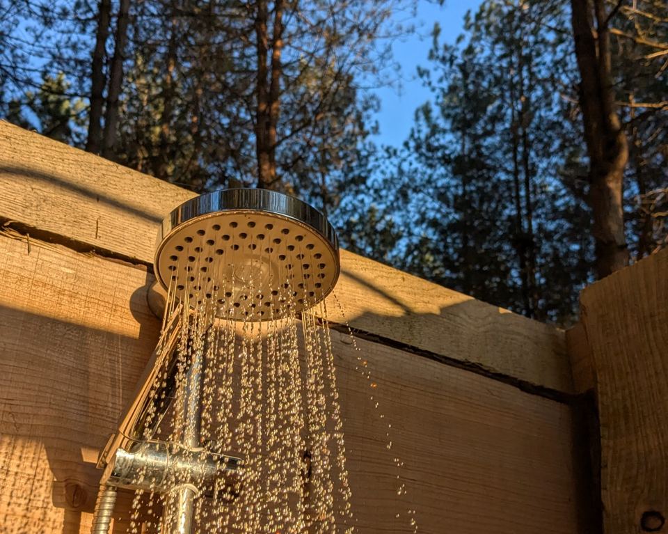 Open-top woodland shower