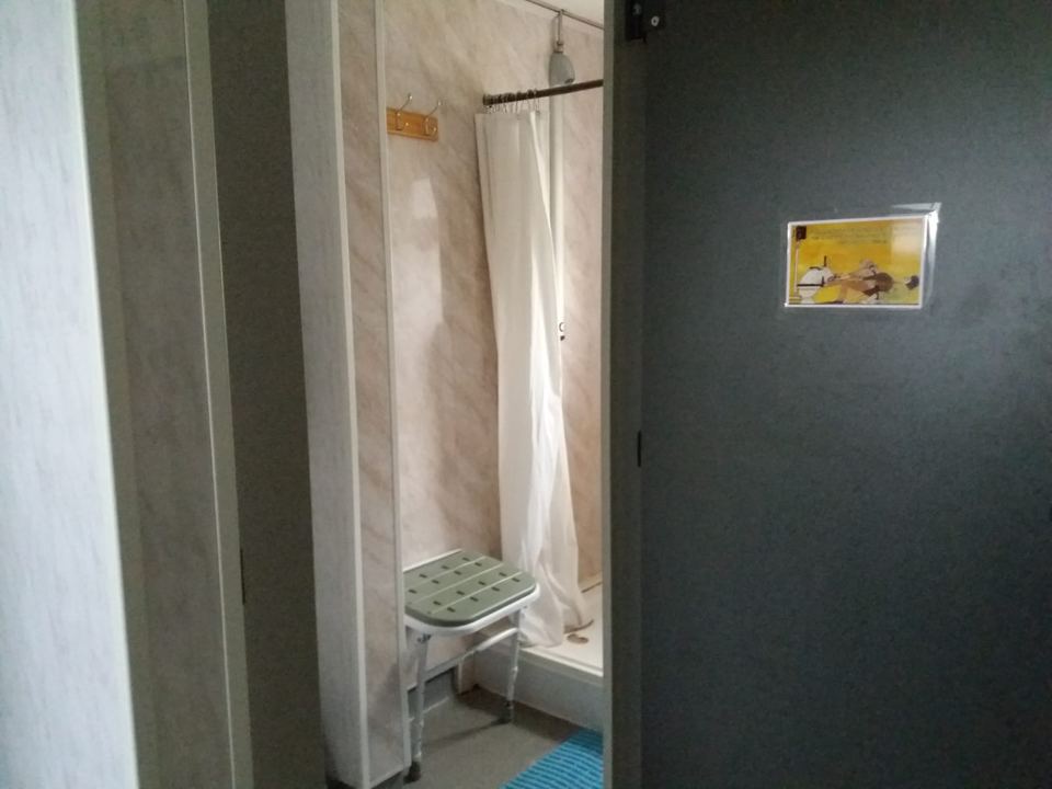 Shower cubicle