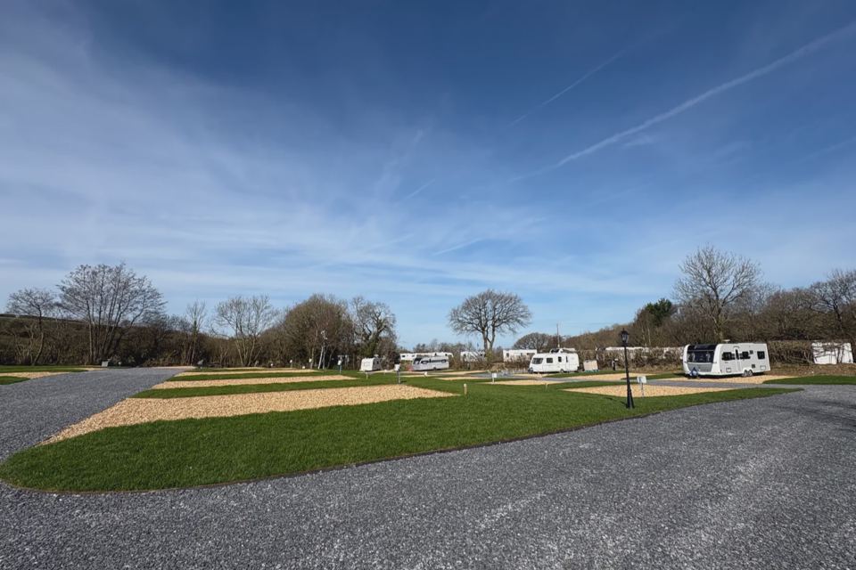 Wide pitches in spring