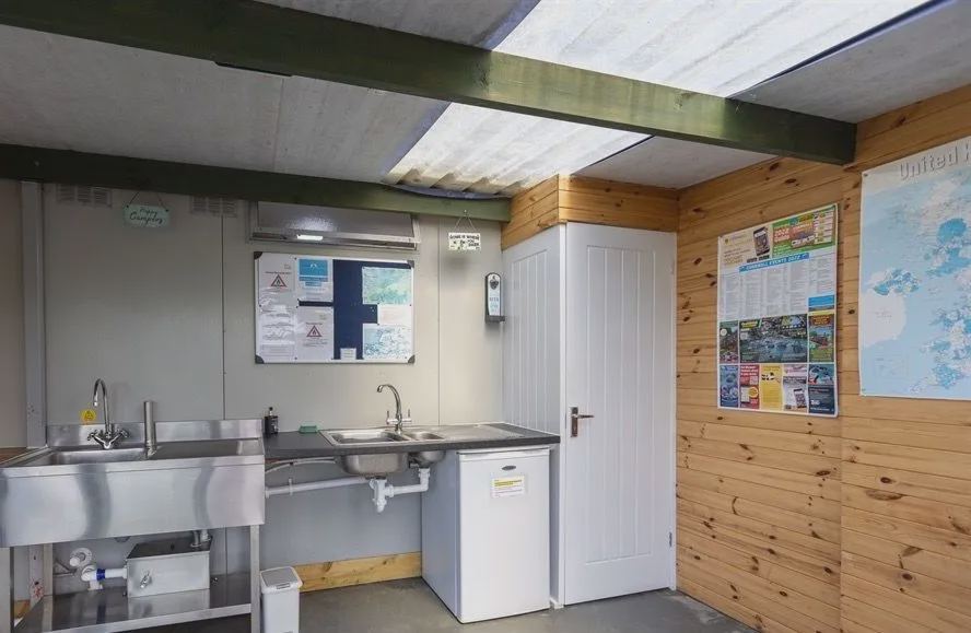 Indoor washing-up room