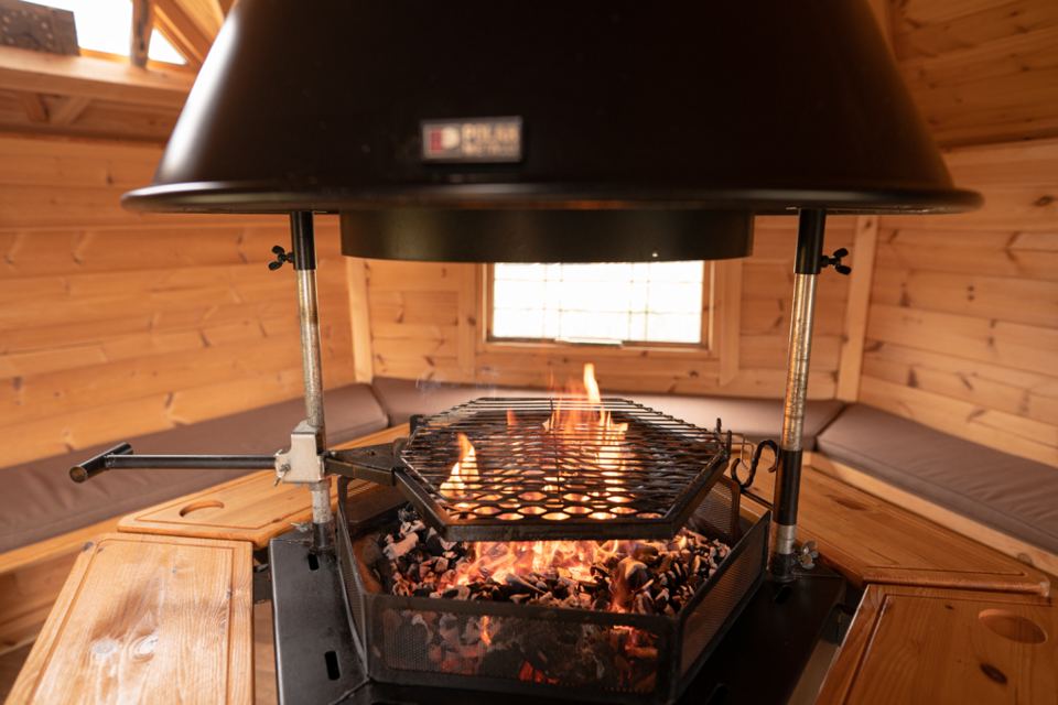 Indoor barbecue hut
