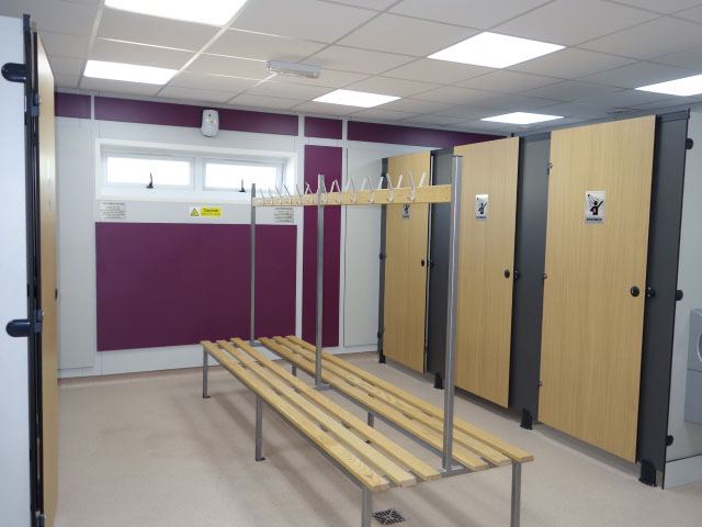 Showers with benches