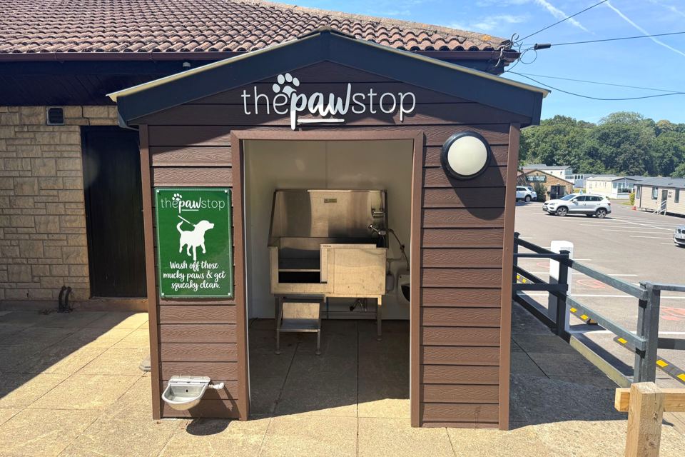 Dog wash hut