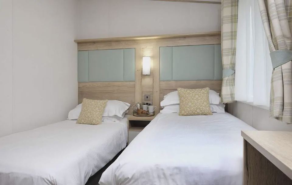 Twin bedroom