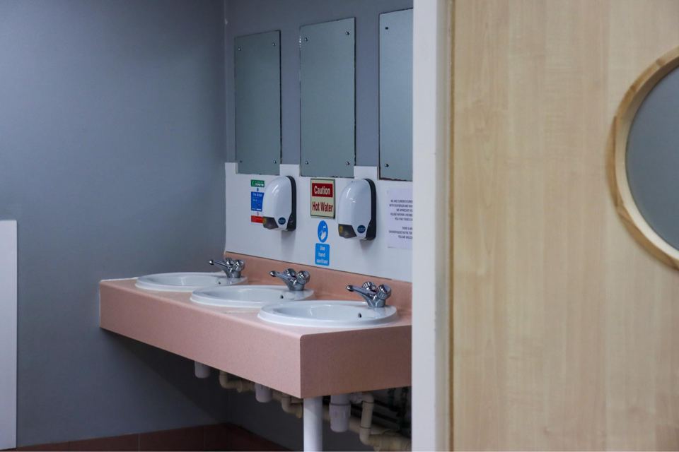 Washroom basins